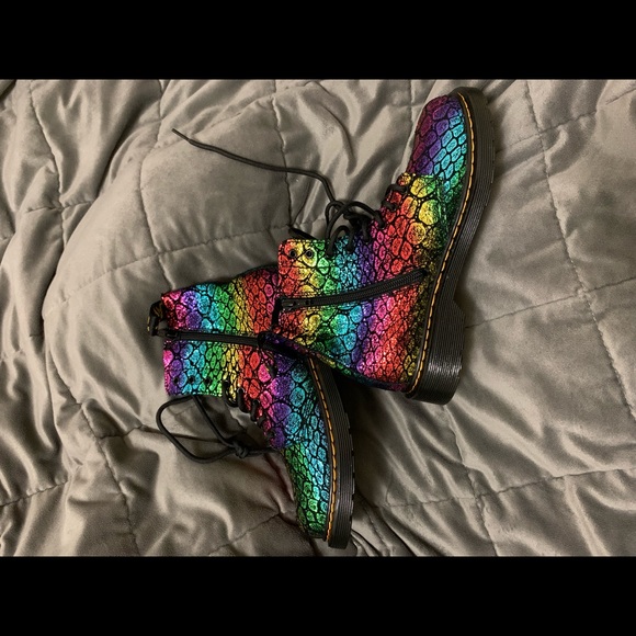 Brand new authentic Dr Martens - beautiful colours! - Picture 2 of 7